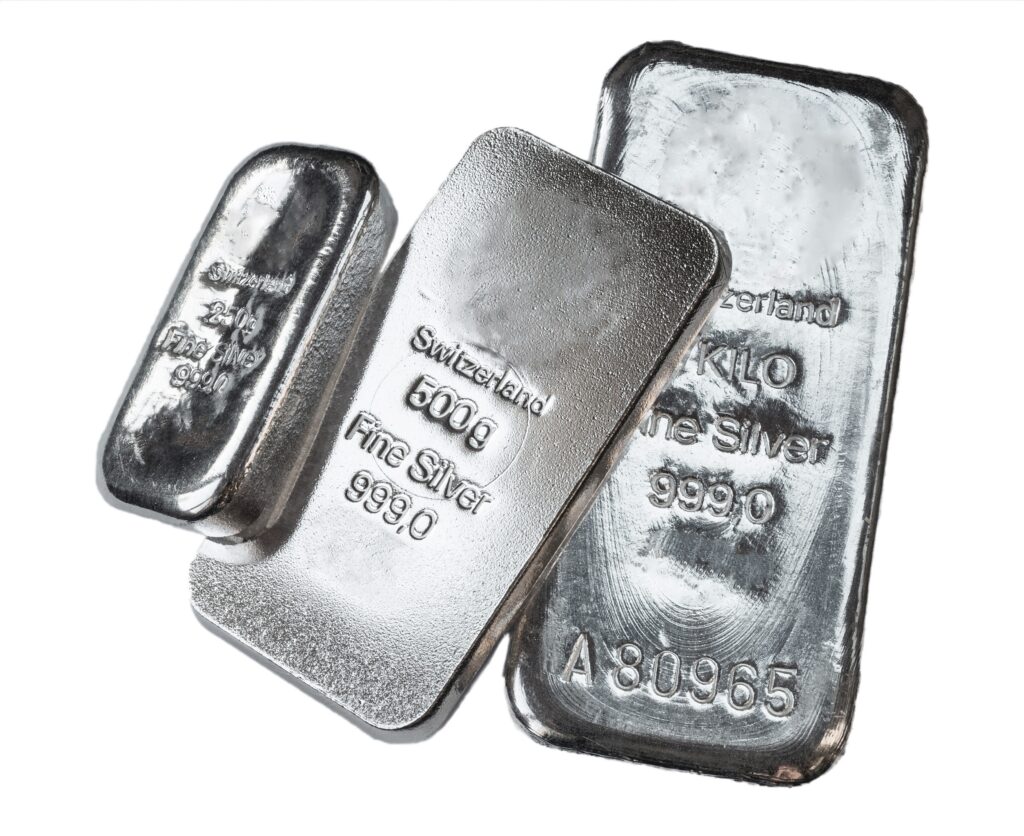 Drei Silberbarren mit 250, 500 und 1000 Gramm