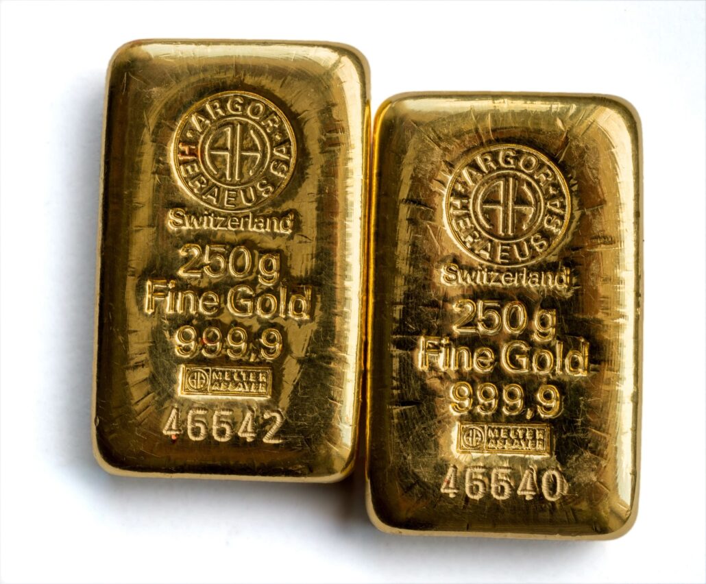 Zwei Goldbarren a 250 g mit einer Feinheit von 999,9